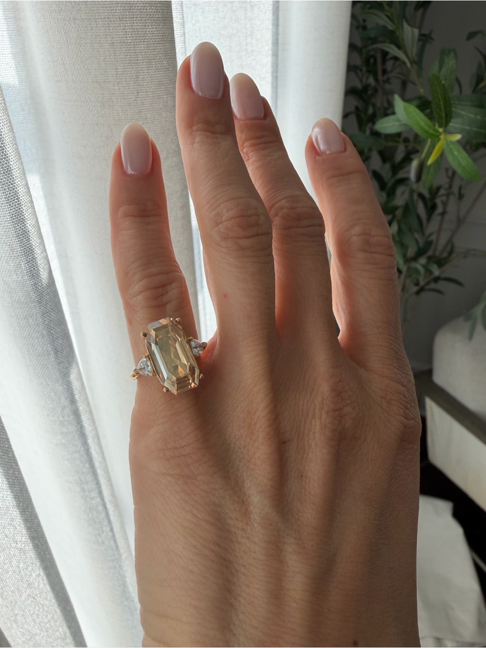 Elegant Champagne Crystal Statement Ring - Women Jewelry